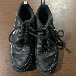 NIKE Air Force One LV8 Utility AV4273-001 Black Leather Shoes Size 5.5Y